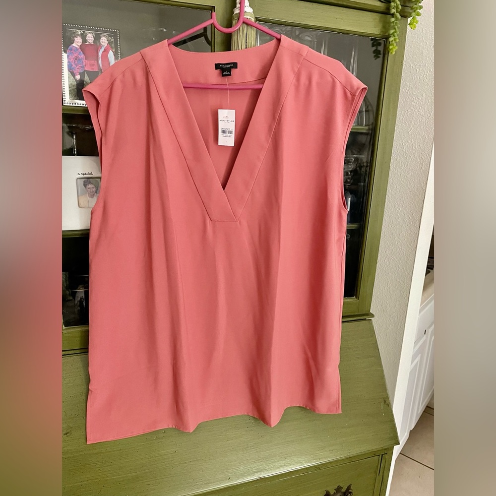 Ann Taylor sleeveless top